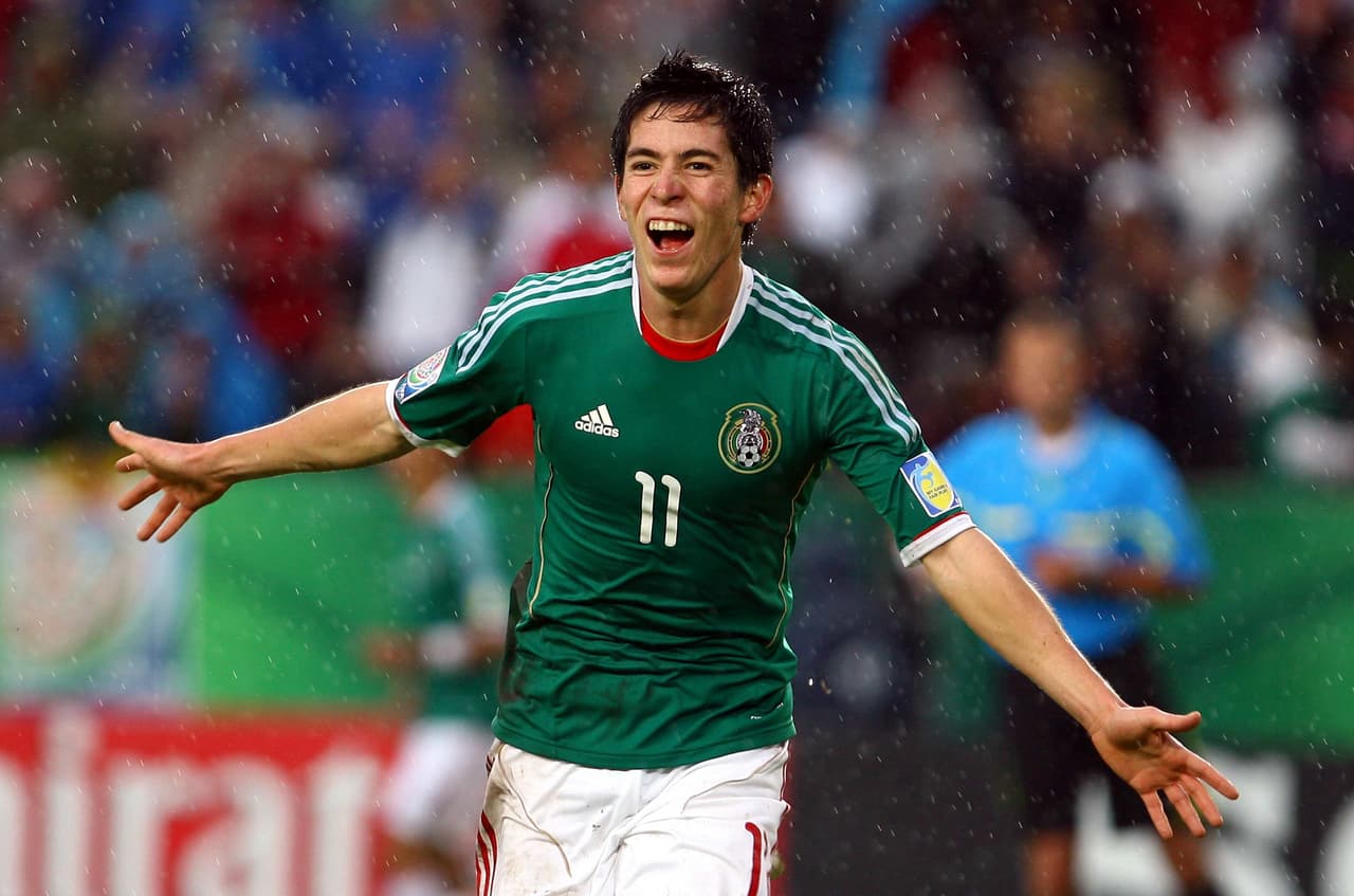 Tras militar en Pachuca, León, Tecos, Toluca, Chivas, Monterrey y Everton de Chile, Marco Bueno partió a Europa para firmar con el HJK Helsinki de Finlandia.