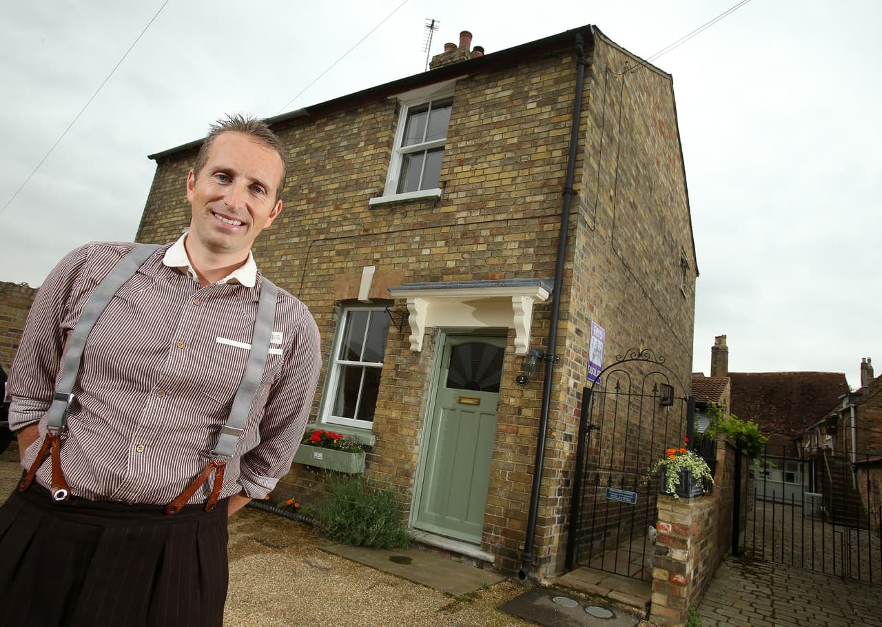 Desde pequeño le agradó la historia.