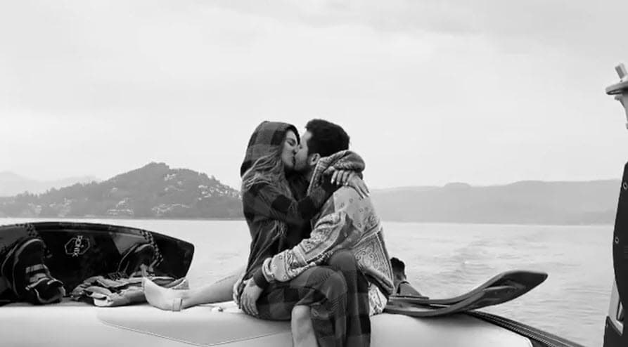 Desde entonces los seguidores de ambos los bautizaron como los 'Nodeli', apodo formado por los nombres de ambos: Nodal y Belinda.
<br>