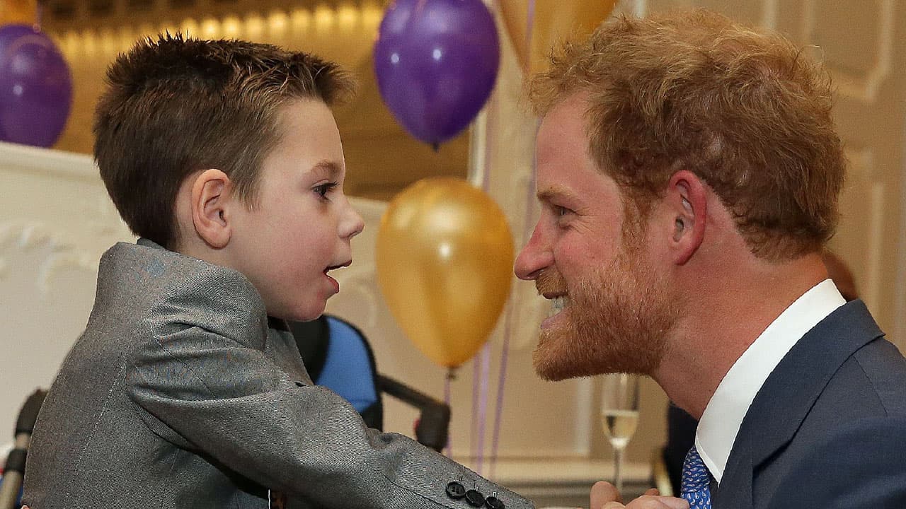 El Príncipe Harry y su novia Meghan Markle en video musical