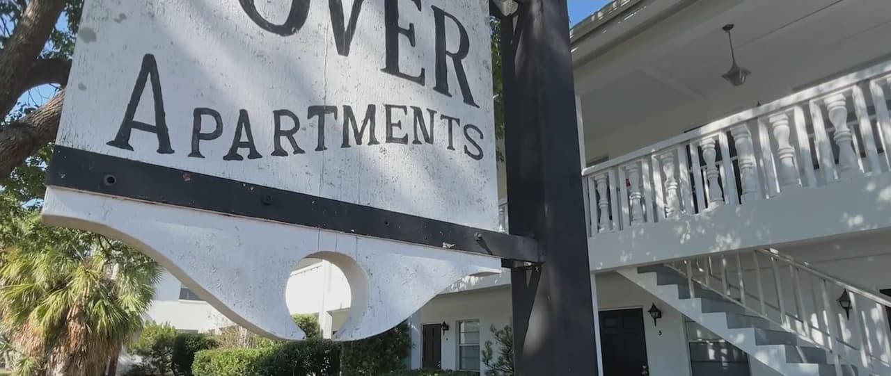 Residentes de St. Pete se unen para exigir viviendas a precios asequibles