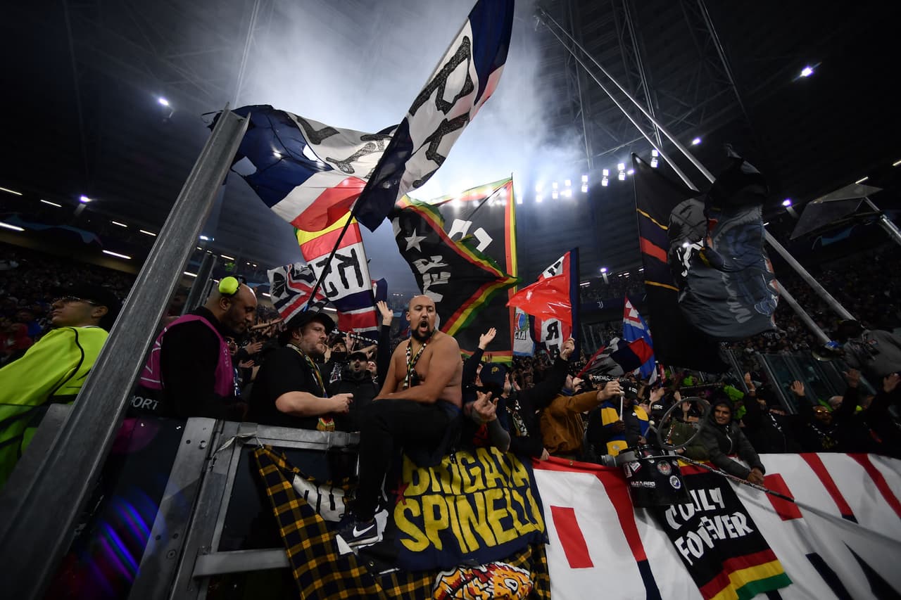 Termina la Fase de Grupos de la UEFA Champions League con el AC Milan como el último equipo en clasificar a los Octavos de Final.