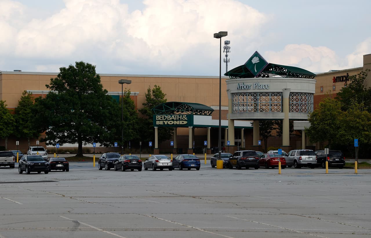 Los centros comerciales reabiertos deberán seguir una serie de medidas establecidas por los funcionarios locales y / o departamentos de salud para evitar la propagación del coronavirus. 
<br>