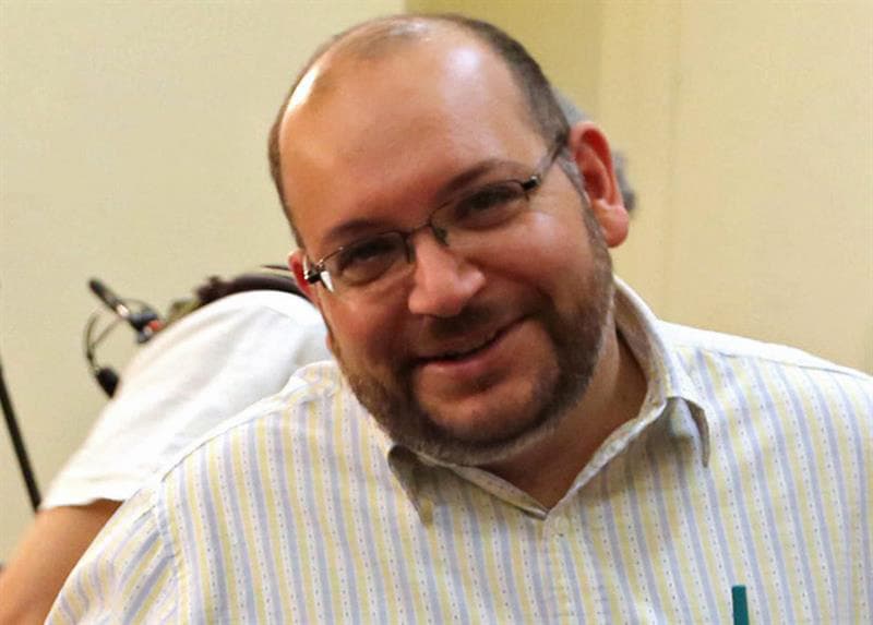 Fotos muestran a periodista liberado de Irán, Jason Rezaian, junto a familiares y colegas