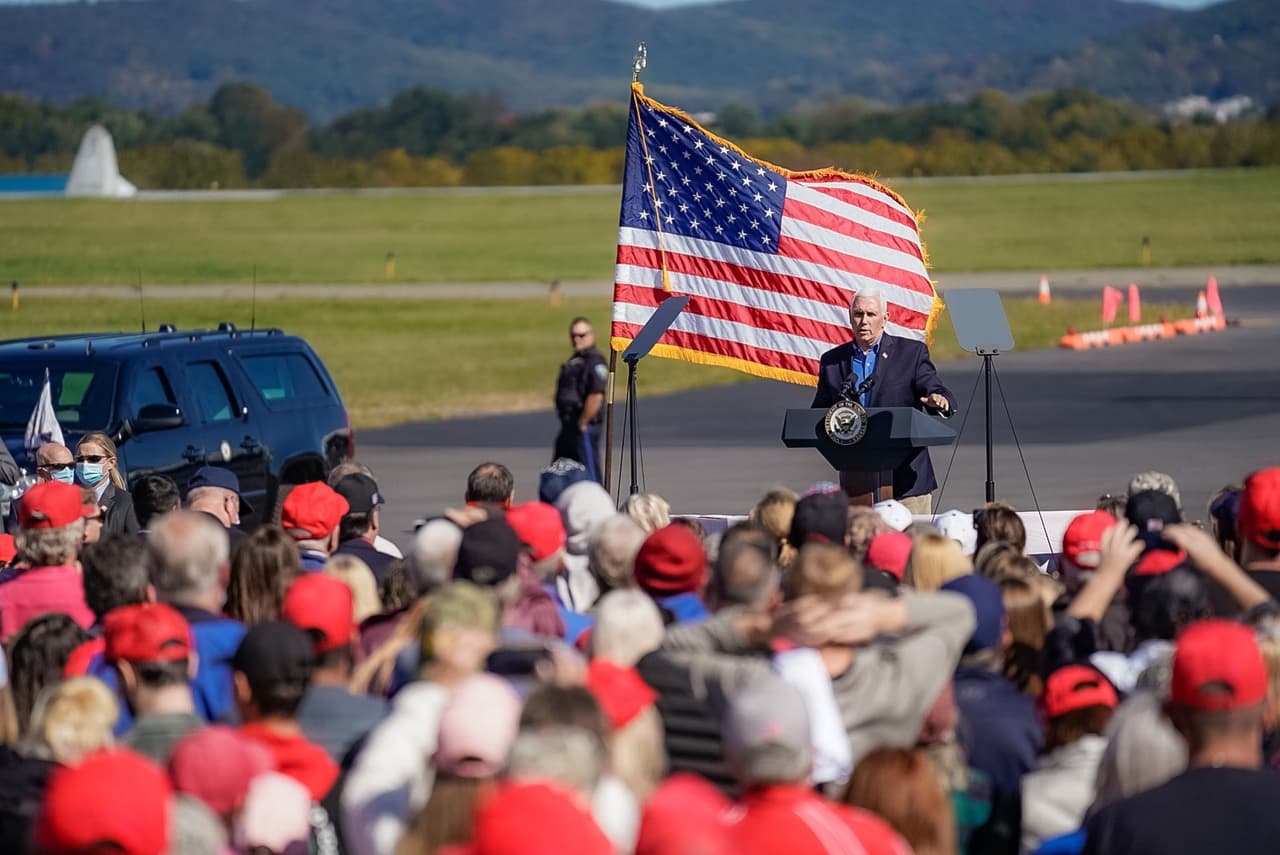 Pence le dice a la multitud de Reading que el camino hacia la victoria "atraviesa Pensilvania"