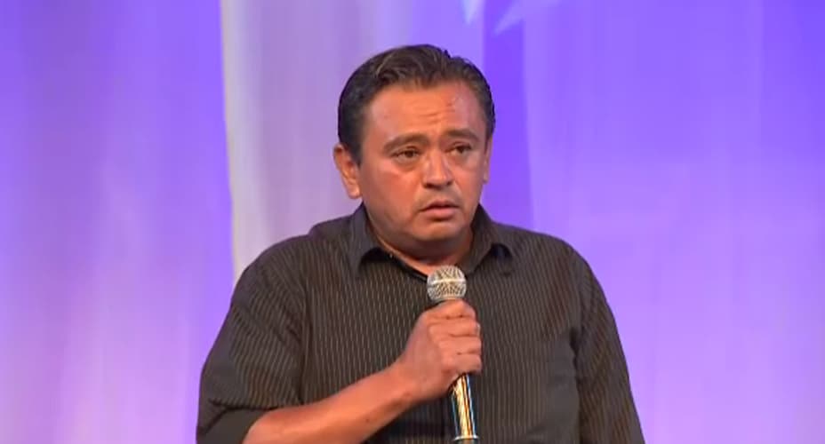 José Pinzón, el padrasto del menor, fue quien alertó a las autoridades de su muerte, acudió a una ceremonia en recuerdo de Yónatan el 14 de septiembre, pero no quizo contestar a preguntas sobre el caso.