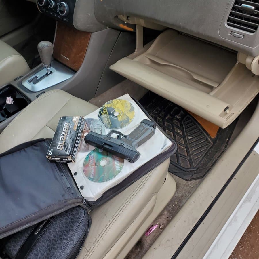 Pero la actividad criminal en la frontera ha empezado con intensidad este 2023: un agente de la estación Casa Grande encontró en un vehículo el 5 de enero a dos hombres mexicanos con un arma; se determinó que eran un contrabandista y un inmigrante.