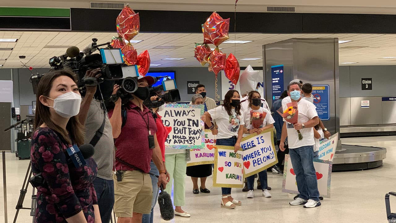 Una gran expectativa entre los medios de comunicación, amigos y familiares de Karumi Reyes se vivió el jueves momentos antes de su llegada al 
<a href="https://www.fly2houston.com/iah/overview?utm_source=IAH&utm_medium=WIFI&utm_campaign=WIFI" target="_blank">Aeropuerto Intercontinental George Bush de Houston. </a>