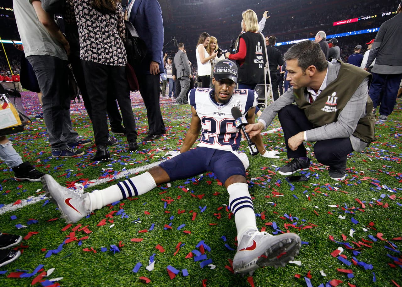 <b>21 CB - LOGAN RYAN: </b>
<i>FIRMADO POR</i>
<b> TENNESSEE TITANS</b>
<br>Uno de los mejores cornerbacks de tackle en el fútbol, Ryan tiene la versatilidad y la inteligencia para jugar dentro y fuera. Una monstruosa carrera de postemporada aumentará su precio.