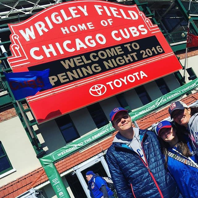 Fans de los Cubs comparten su emoción en las redes sociales por el inicio de los temporada.