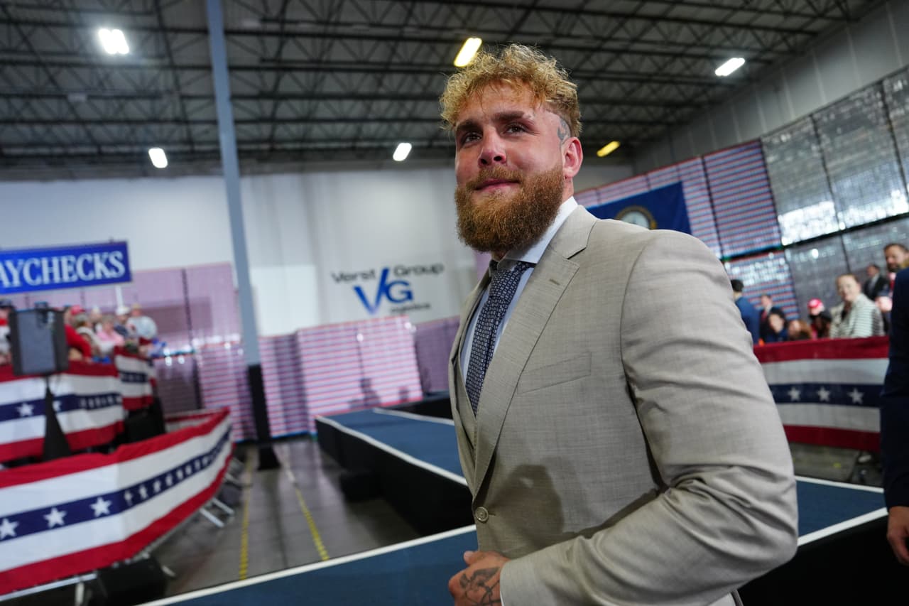 Donald Trump respalda una futura carrera política de Jake Paul durante un mitin en Kentucky
