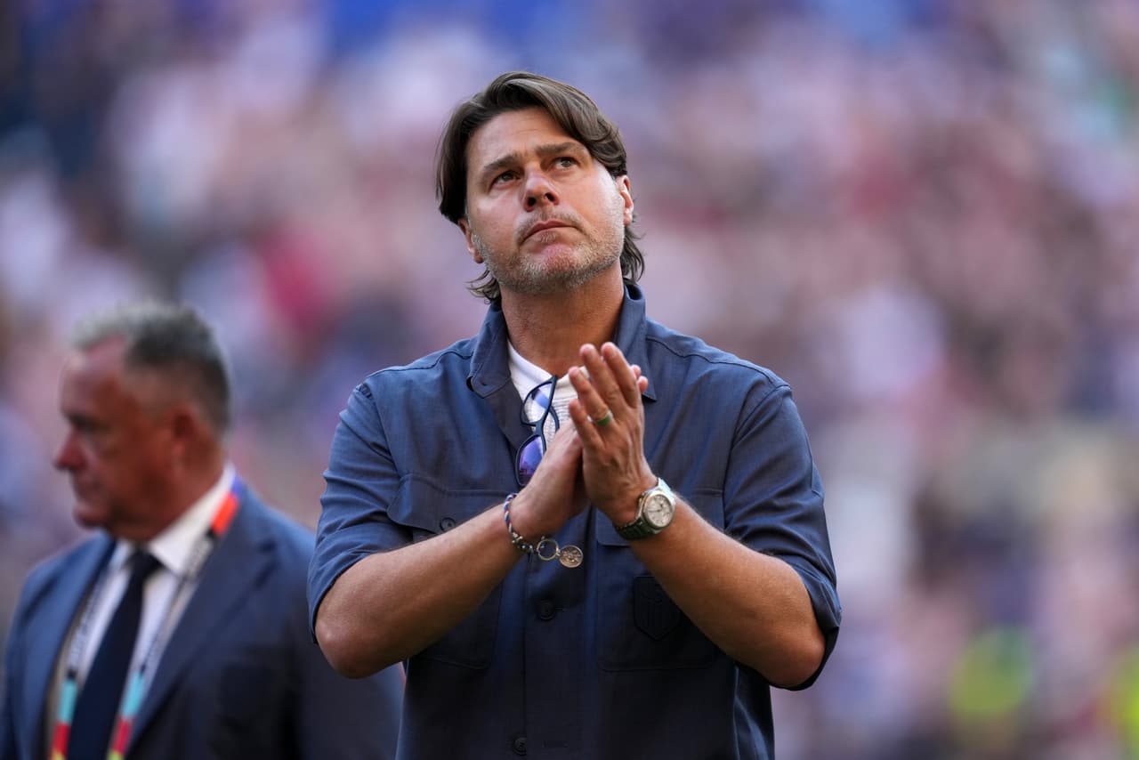 El entrenador de Estados Unidos, Mauricio Pochettino, abandona el campo tras la derrota de su equipo ante Bélgica en el partido de octavos de final de la Copa del Mundo disputado en Seattle el lunes 6 de julio de 2026.