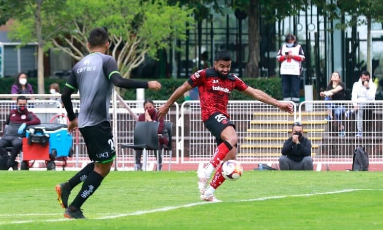 Toluca con sus nuevas adquisiciones y entrenando ‘en el infierno’ y también jugando partido de preparción contra los Bravos de Juarez.