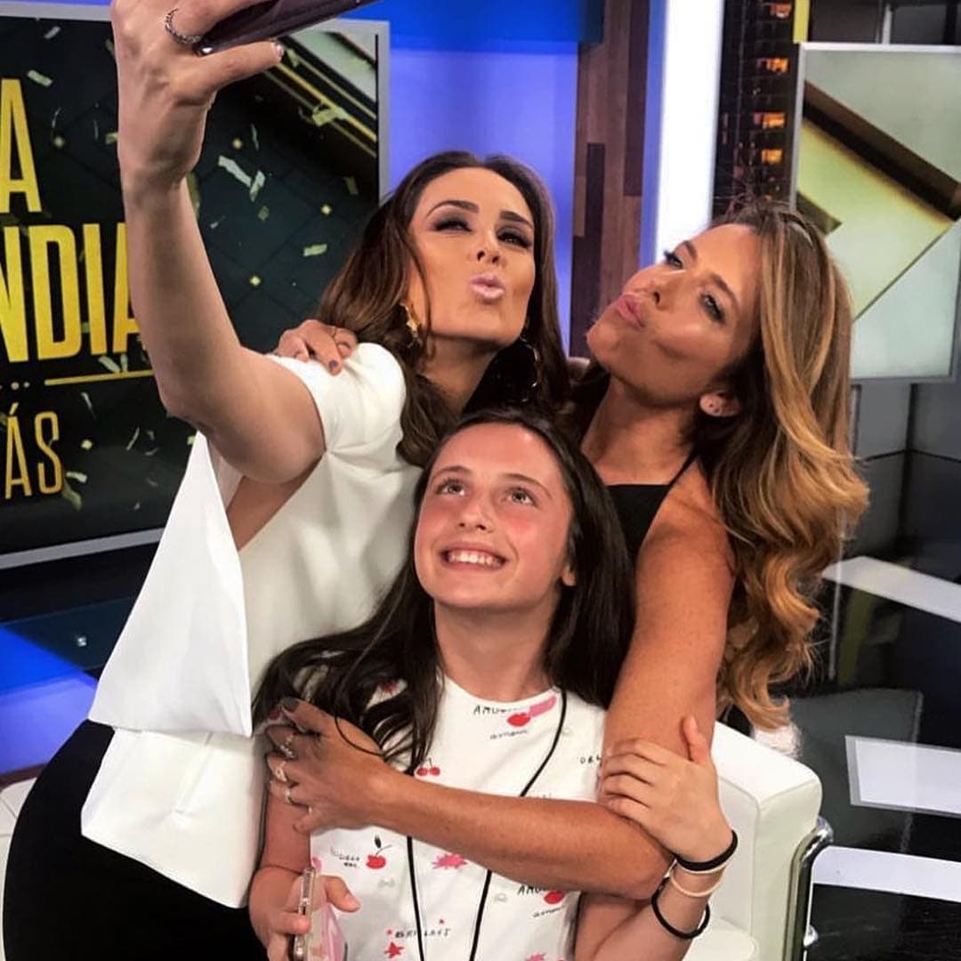 Su trabajo le permitió conocer a personas que se convirtieron en grandes amigas suyas, como Jacqueline Bracamontes.