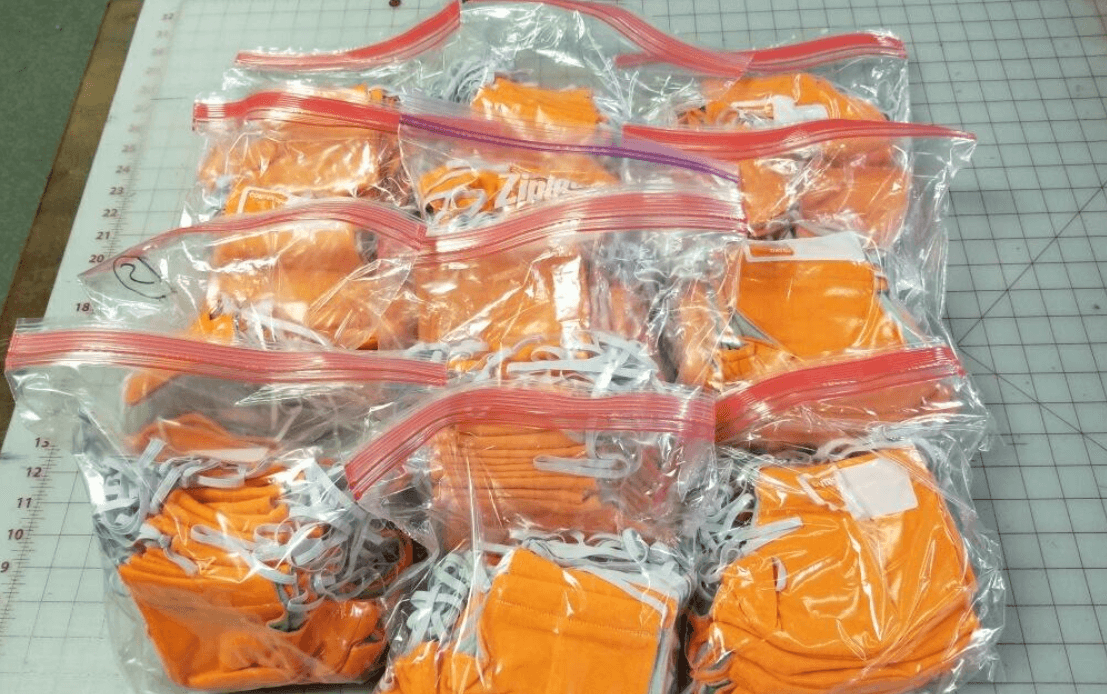 Oficina de Alguacil del Condado Denton devuelve máscaras que fueron donadas por la compañía Rose Costumes