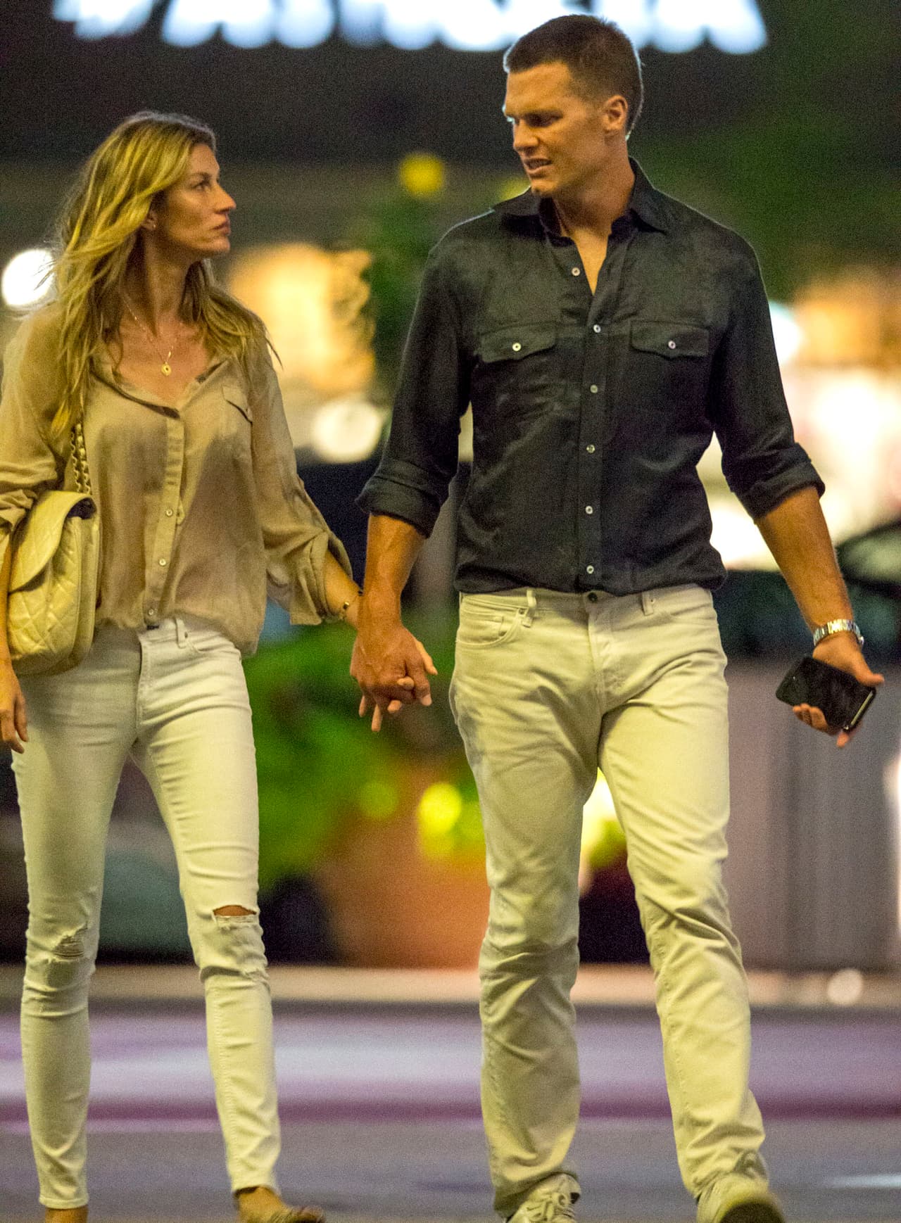 La pareja quiere disipar rumores de que tienen problemas y por eso salen juntitos en una 'date'.