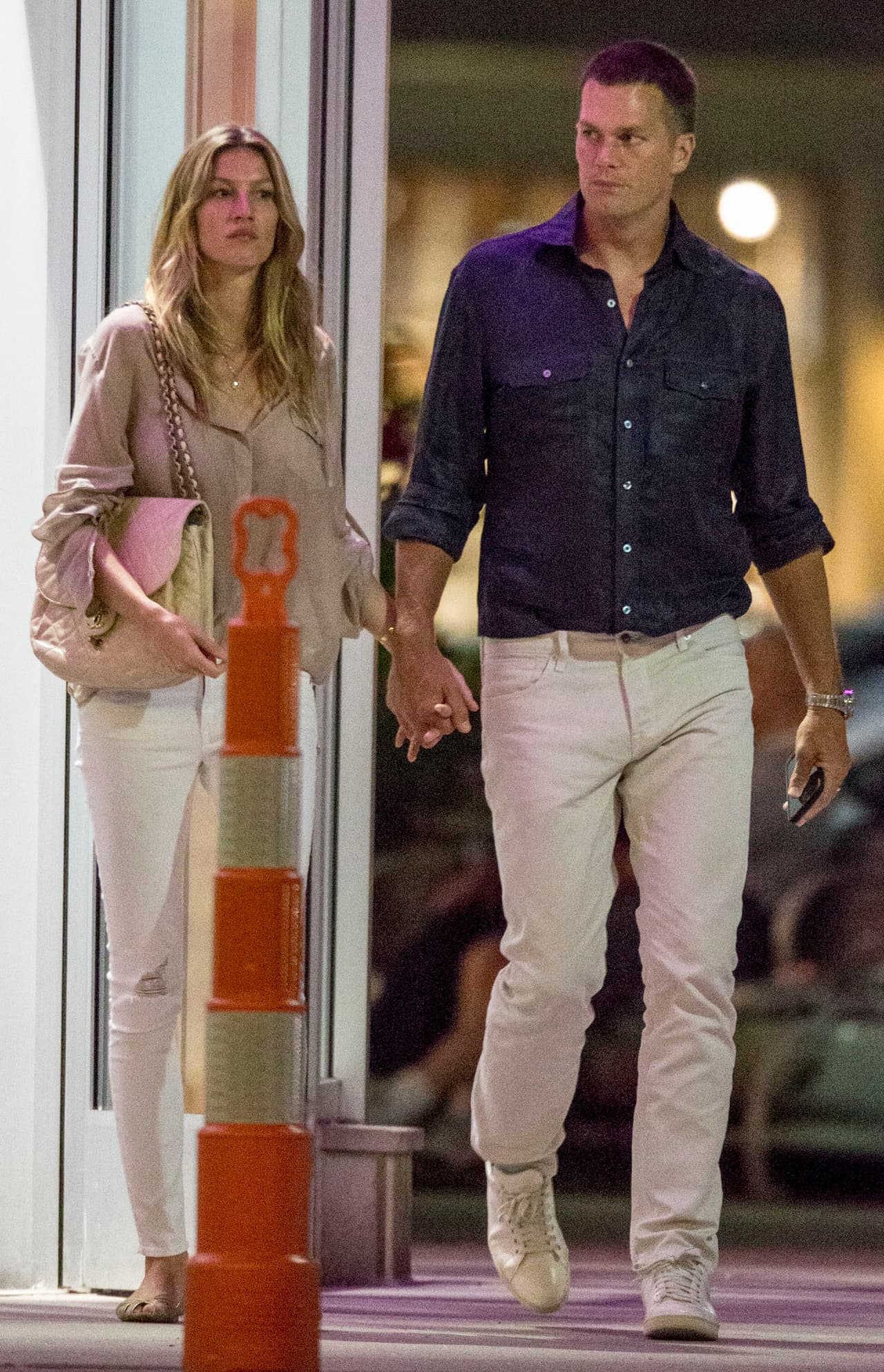 Ningún besito o apapacho.