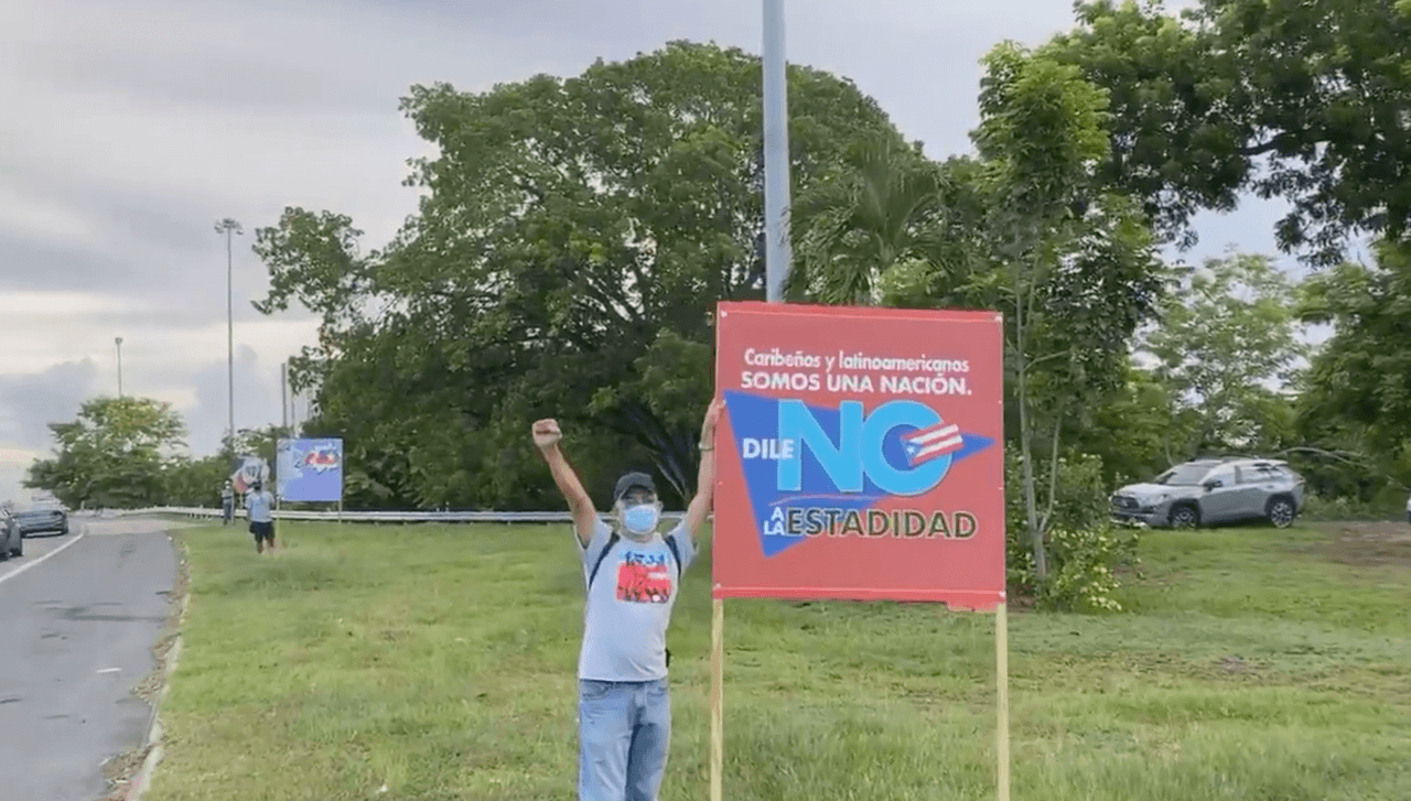 El "No" representa la oposición a la estadidad, mientras que el "Sí" apoya la anexión a los Estados Unidos.