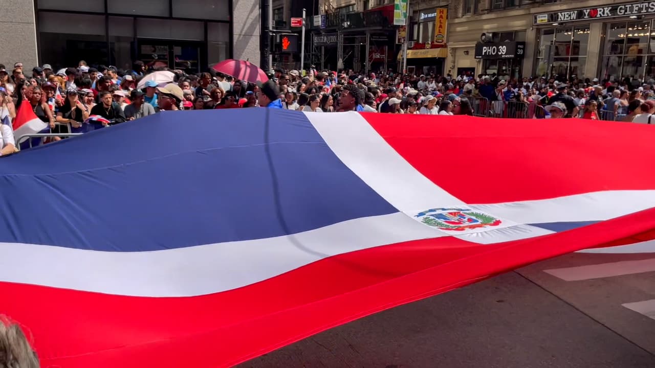 “Aquí
<b>celebramos nuestra dominicanidad, nuestra cultura y todo lo que representa el dominicano</b>”, manifestó entusiasmada otra asistente identificada como Claribel.
<br>