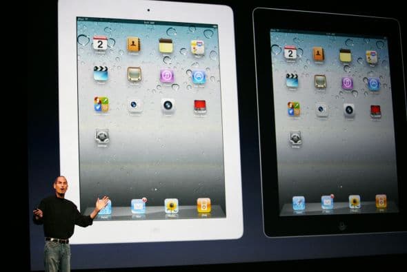 Apple aumentó sus ganancias 70%, a 14.000 millones y sus ingresos 52%, a 65.000 millones en el año fiscal que concluyó en septiembre pasado. Y en el 2009, cuando otras compañías sufrían por el desplome financiero global, Apple vio sus ingresos netos aumentar 35% y sus ventas 14%.