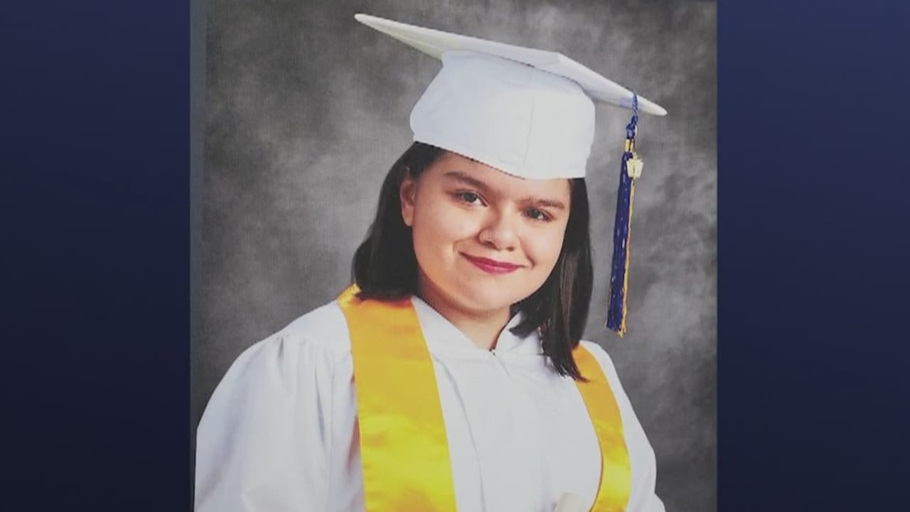 A pesar de ser diagnosticada con autismo, hispana fue reconocida como la mejor estudiante de un colegio en Chicago