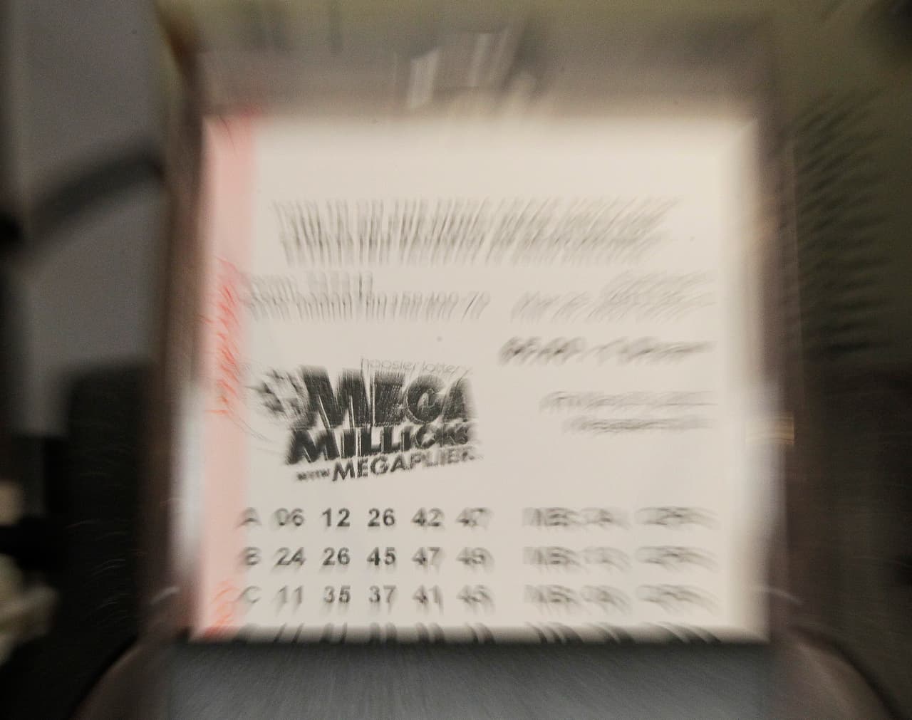 <h2 class="cms-H2-H2"><b>7:</b> $656 millones </h2>
<br>Tres afortunados ganadores se repartieron la suma, uno de Illinois, otro de Kansas, y el último de Maryland, durante el sorteo del 30 de marzo del 2012.
