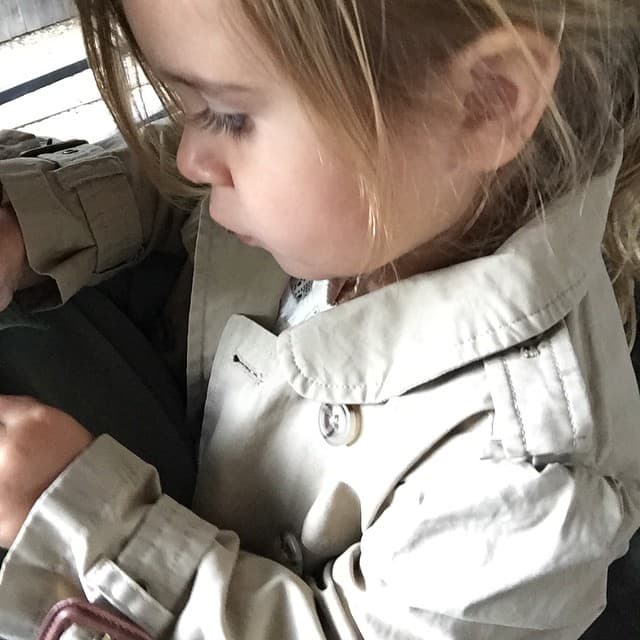 Junto a esas conmovedoras palabras, adjuntó un collage de fotos de su pequeña Penny.