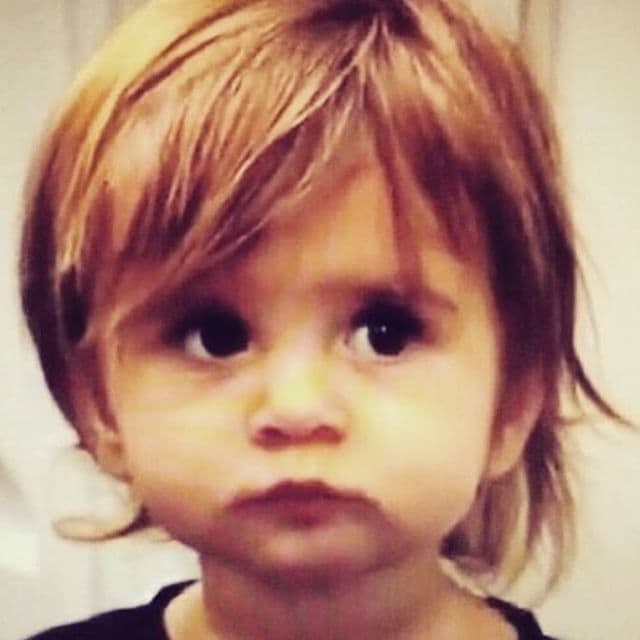 Kris Jenner, la abuela de la nena, así como su novio Corey Gamble, estuvieron presentes en la celebración. Además la felicitaron en Instagram con esta dulce imagen.