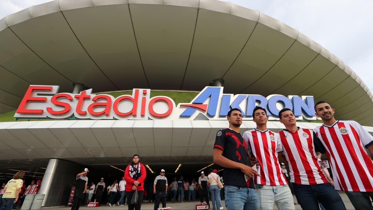 El color del Clásico Nacional en el Akron: Chivas armó la fiesta y América la disfrutó