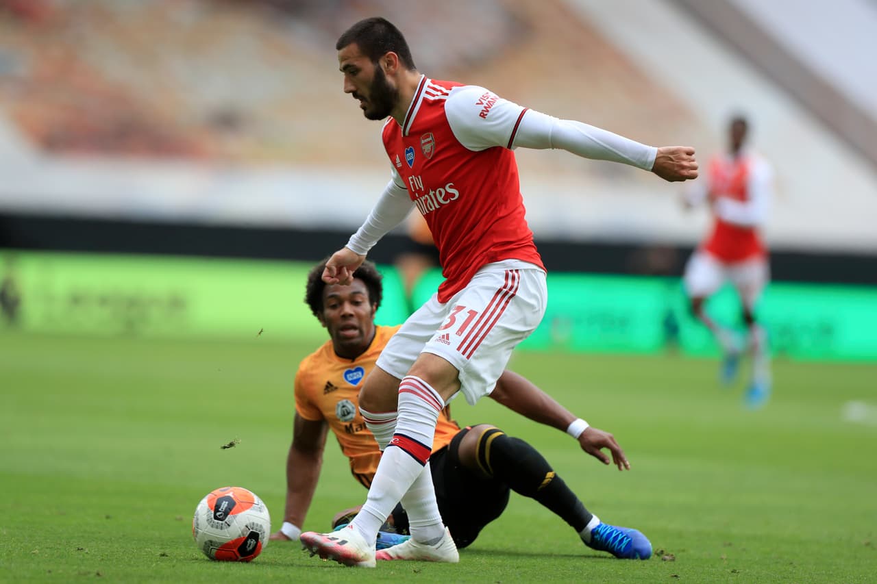 Hacia los primeros 15’ de juego, la mayor parte del partido se disputaba en el medio campo.