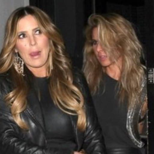 En medio de la controversia las cámaras de TMZ captaron a Kate del Castillo durante unas salida nocturna con su amiga Jillian Barberie hace varias semanas atrás. La estrella de cine lucía sonriente mientras caminaban hacia la entrada del restaurante mexicano El Coyote.