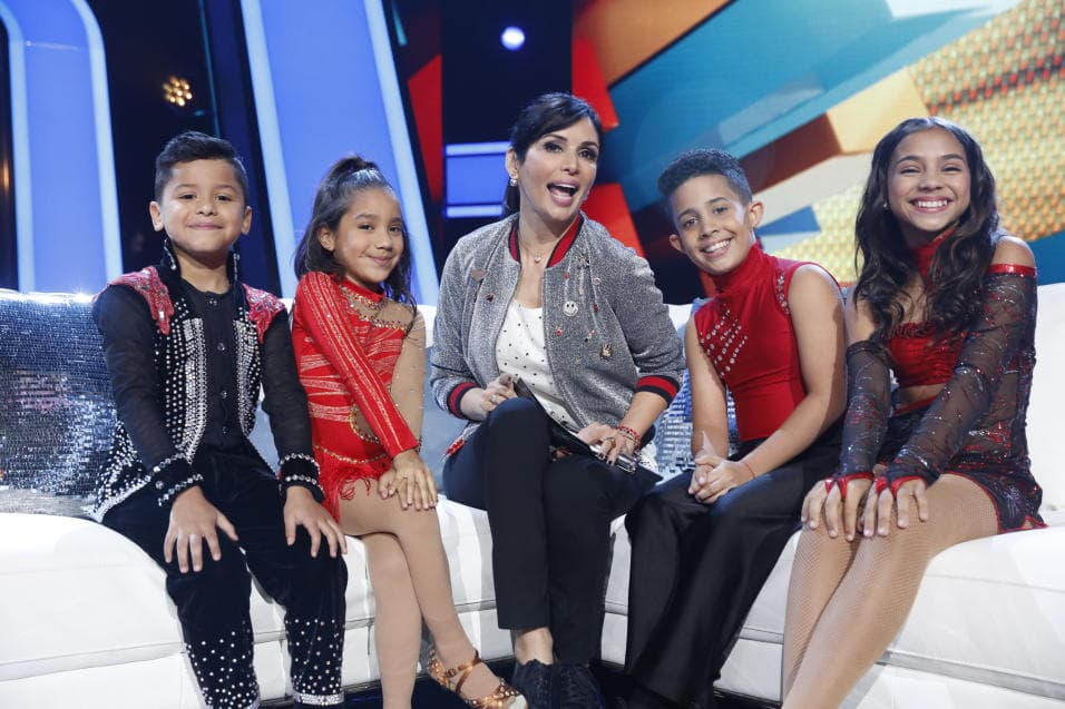 Aquí otra alternativa para incluir la chaqueta dentro del outfit.