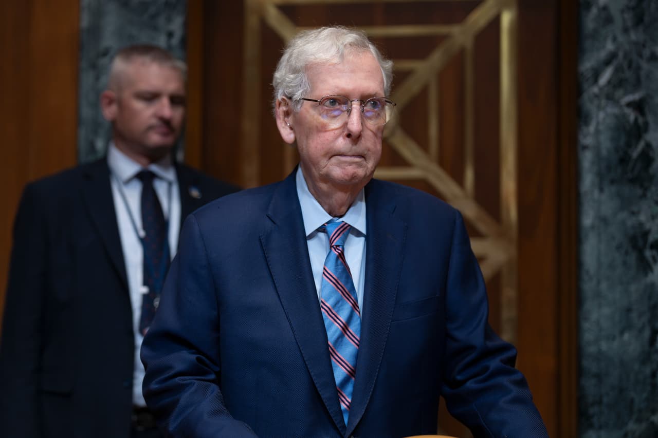 Hospitalizan al exlíder del Senado, el republicano Mitch McConnell
