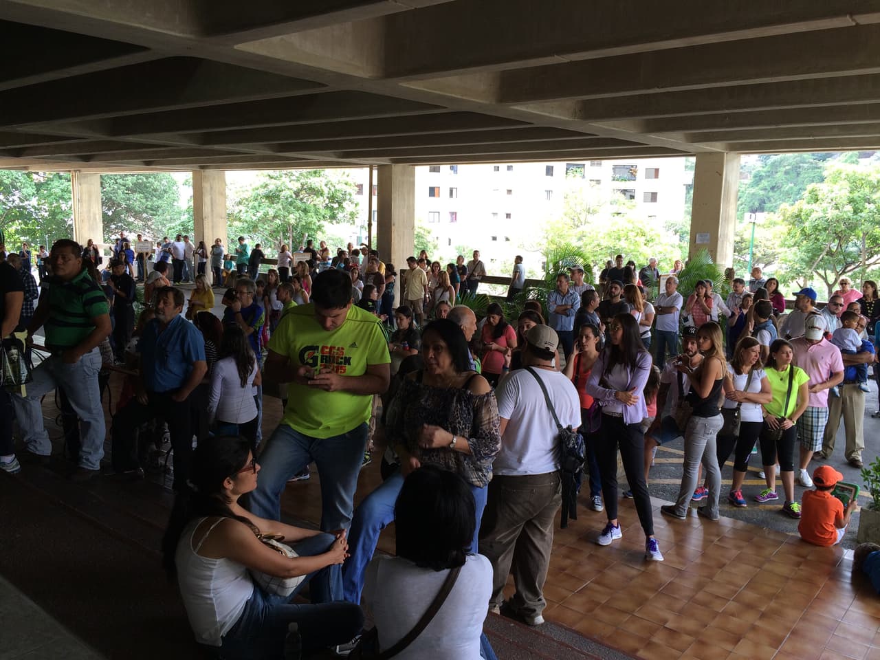 En estas elecciones, el gobierno de la República Bolivariana de Venezuela no permitió la presencia de observadores internacionales como la OEA y el Centro Carter.