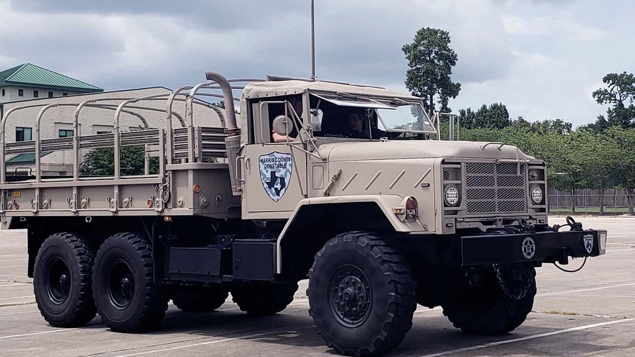 Maneje con precaución, guarde su distancia en las carreteras
<b>y salga con tiempo porque se anticipan demoras en el tráfico.</b>