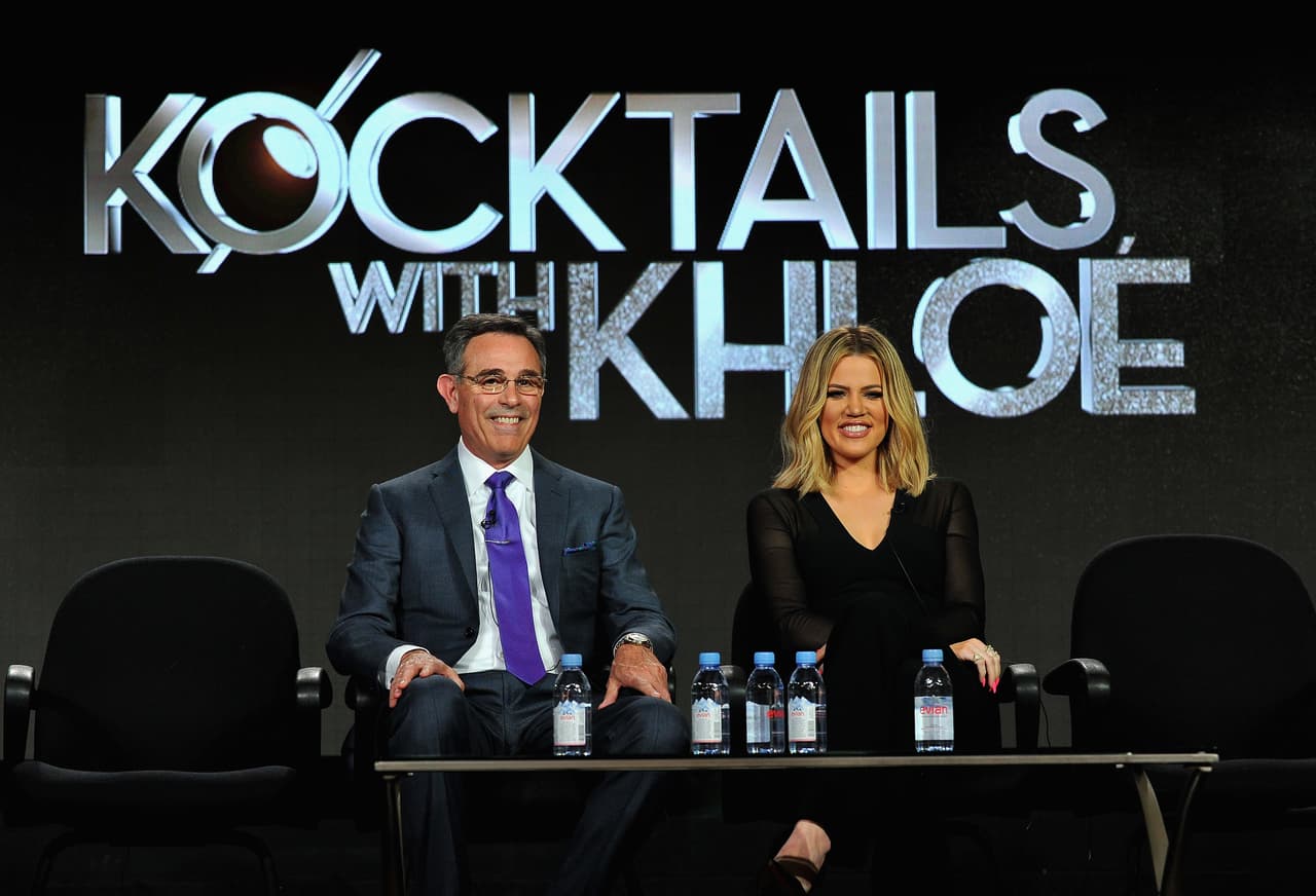 La socialité estuvo en el programa 'Wake up América' para promocionar su nuevo proyecto 'Cocktails with Khloé'.