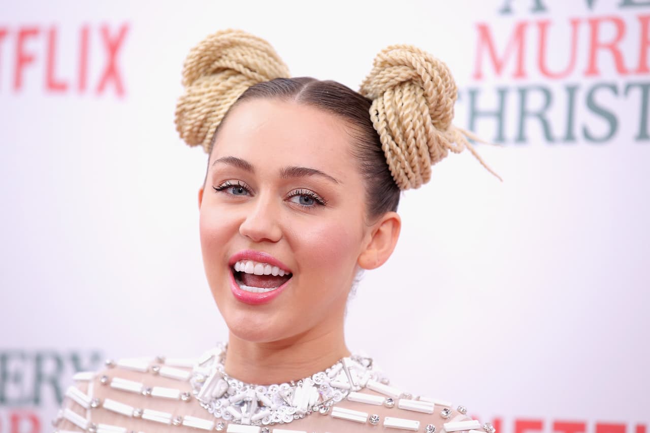 Miley Cyrus se hace un nuevo tatuaje en honor a Liam Hemsworth 