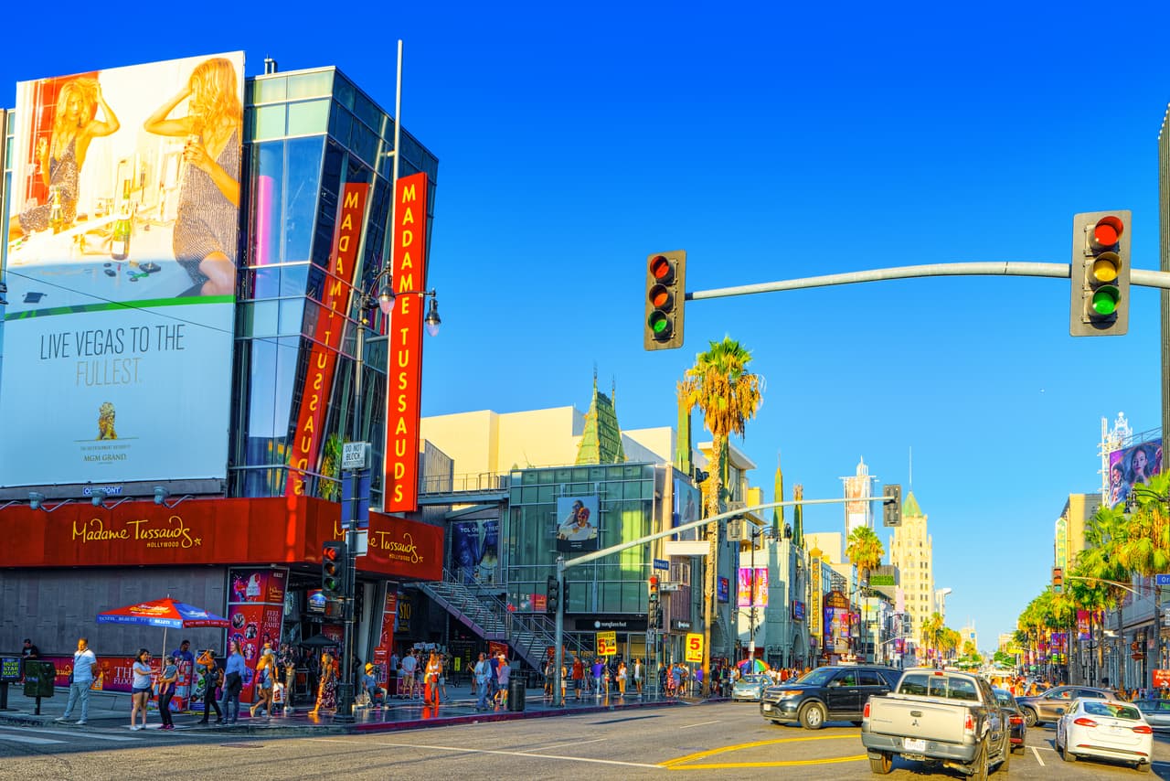 <b>Puesto 9. Los Ángeles.</b> “Esta ciudad sigue batiendo récords de turismo al presentar un proyecto de infraestructura multimillonario tras otro”. La ‘ciudad gastronómica más emocionante de Estados Unidos’ fue una de las primeras en el país en cerrar casi totalmente por la pandemia. Pero, el pulso de las autoridades de esta ciudad con la enfermedad y la fuerza de su desarrollo en el Pacífico estadounidense auguran una recuperación.