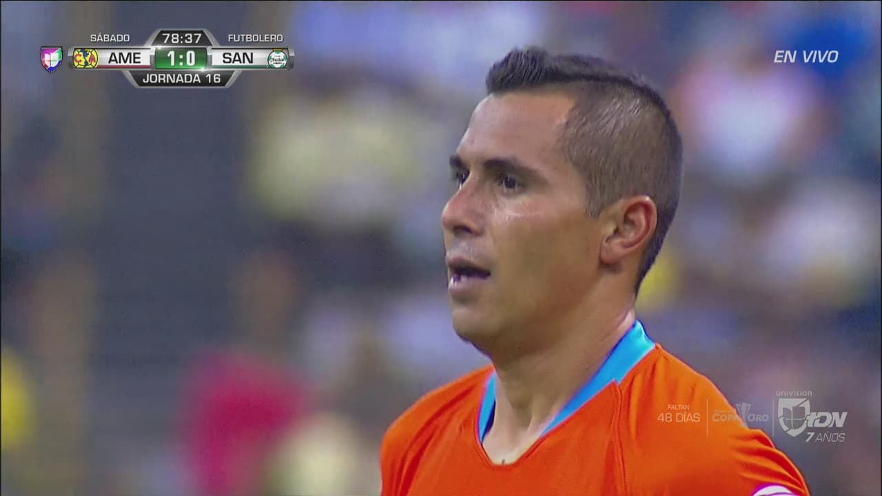 ¡Paul Aguilar también se fue a las regaderas por hablar de más!