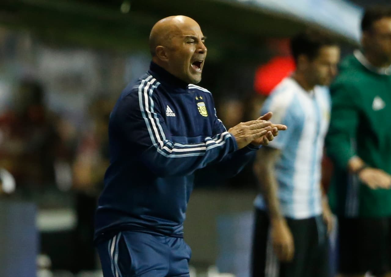 Sampaoli, el rockero: llamó a una radio de Argentina para pedir especialmente un tema