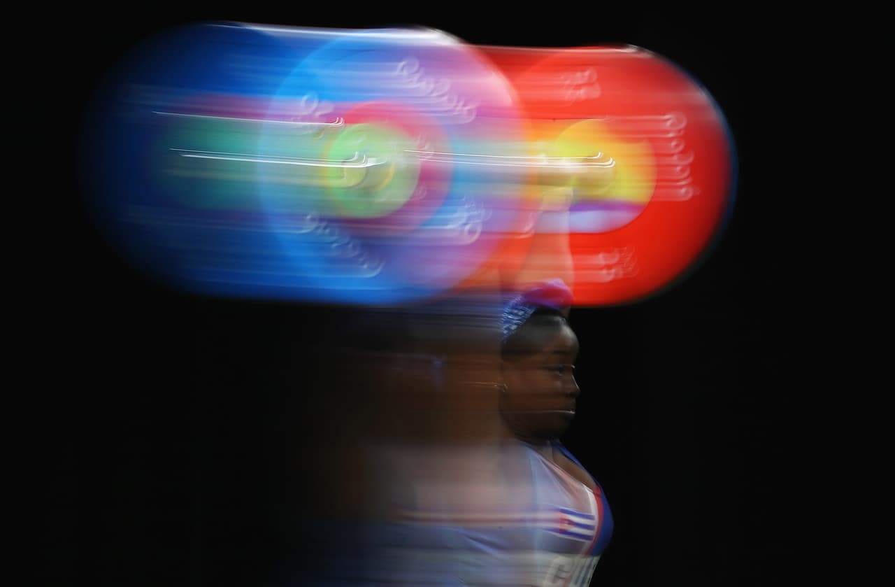 Colores en movimiento sobre la pesista cubana Marina de la Caridad Rodríguez
<br>