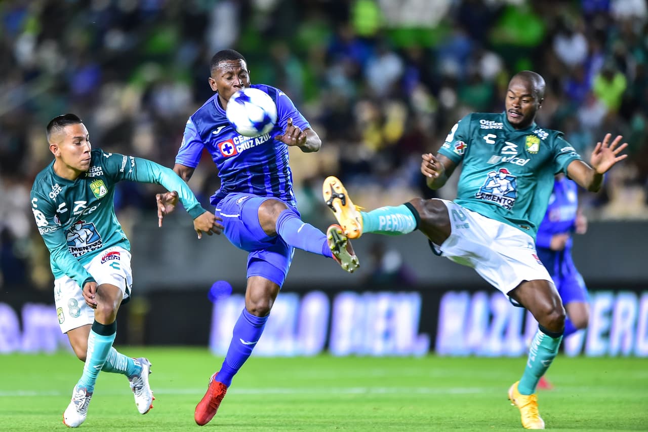 Cruz Azul derrotó al León y se mantiene en la parte alta de la clasificación.