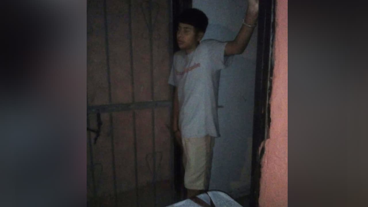 “Yo pido colaboración, que me ayuden, alguien que haya visto. Son mis hijos. Por lo menos que alguien me dé la noticia. Yo quiero saber si están bien o están mal, pero necesito saber. Ya no puedo más con la angustia, tengo más de dos semanas así”, suplicó el padre.