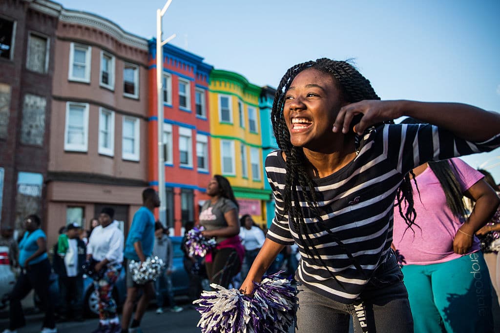 Conoce las habilidades que puedes practicar con tus hijos durante el verano para prepararlos para las carreras del futuro