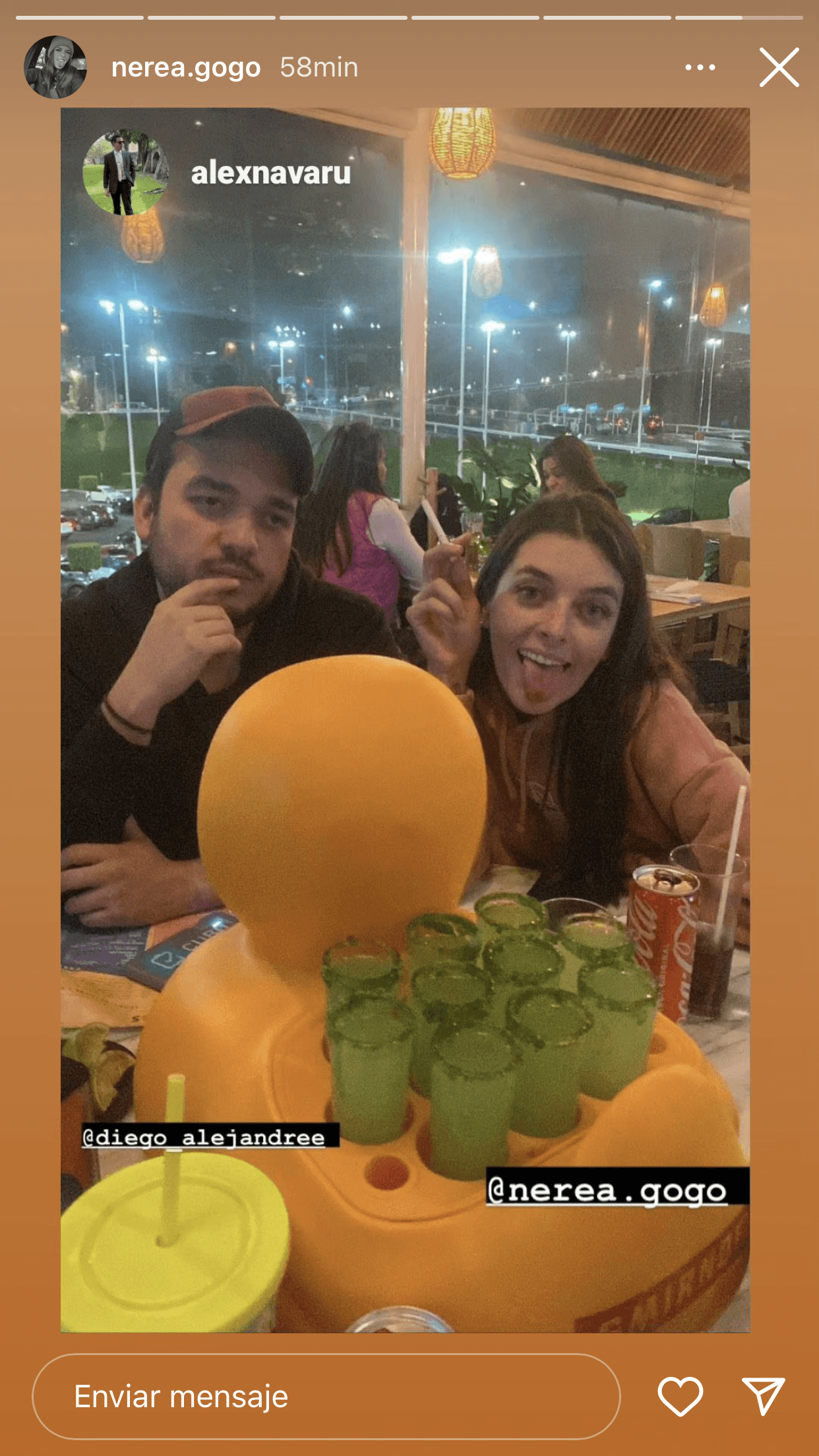 Durante este fin de semana, ella ha colgado nuevas imágenes románticas como esta con su novio.
<br>