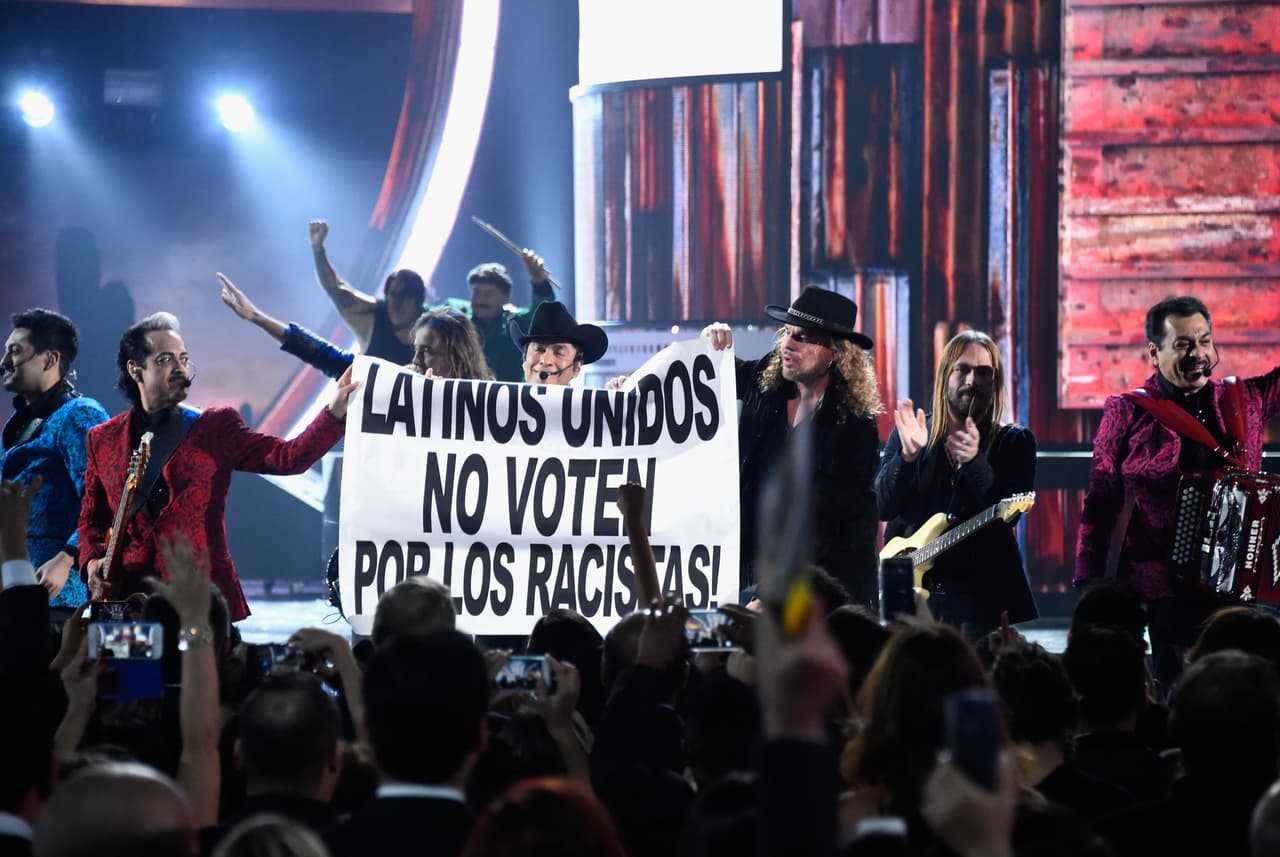 La banda hizo un dueto histórico e inesperado junto a Los Tigres del Norte y de la misma forma, lanzó un mensaje inesperado.