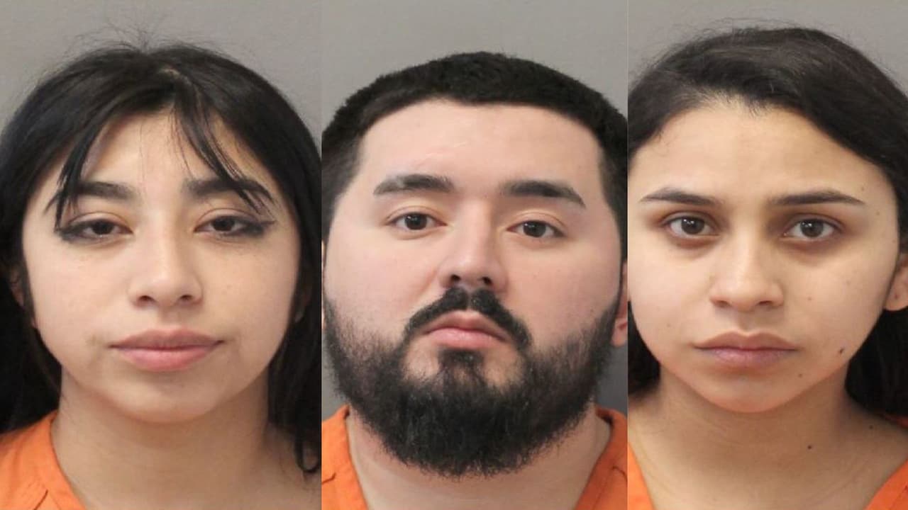 Tres jóvenes terminan tras las rejas acusados de robar la tienda Burberry en los Houston Premium Outlets