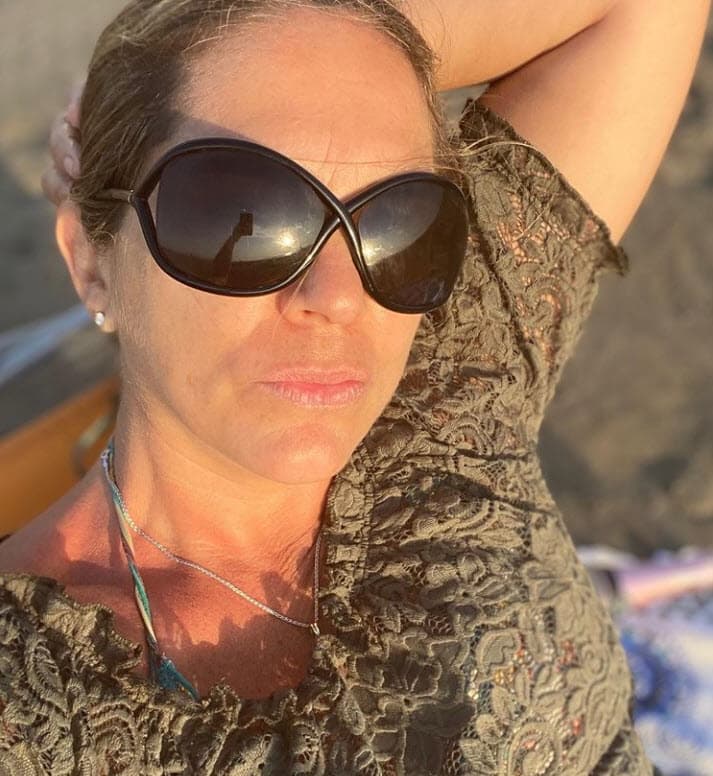 Esa vez, se le pidió su postura sobre lo que dijo Noli acerca de que estuvo en su propia casa con Salinas: "Yo 
<b>creo que en mi cama no, de repente en la cama de servicio</b>. Yo no creo que Jorge haya tenido las agallas de meterla en mi cama y me da mucha tristeza que ella haya aprovechado el momento donde Jorge estaba muy mal, porque fue a los tres días que yo me fui, Jorge no estaba en sus cuatro sentidos".
<br>