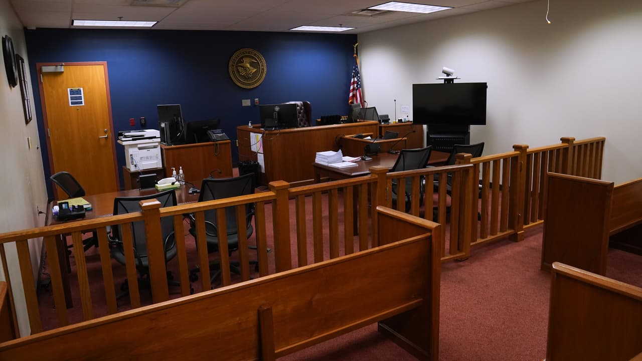 Cierre del gobierno federal: qué audiencias migratorias continuarán y cuáles serán suspendidas