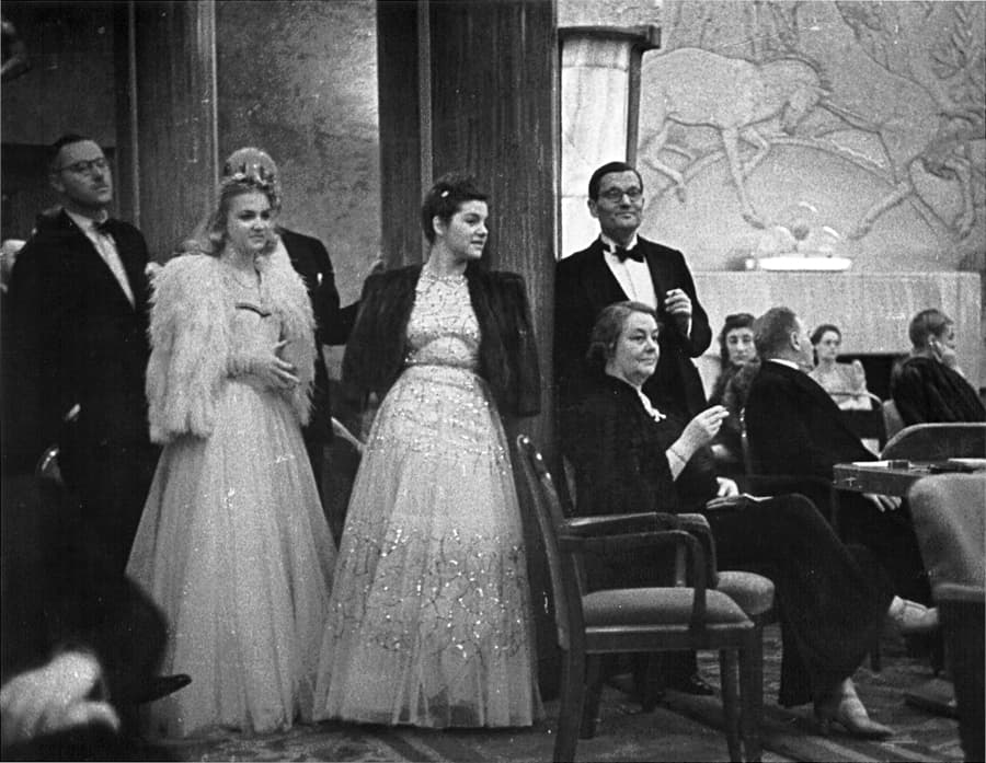 Los pasajeros de primera clase gozaban de cenas y bailes dentro del lujoso Gran Salón.